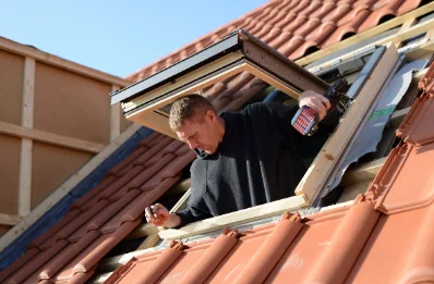 Pose de fenêtres de toit Velux à Champcenest